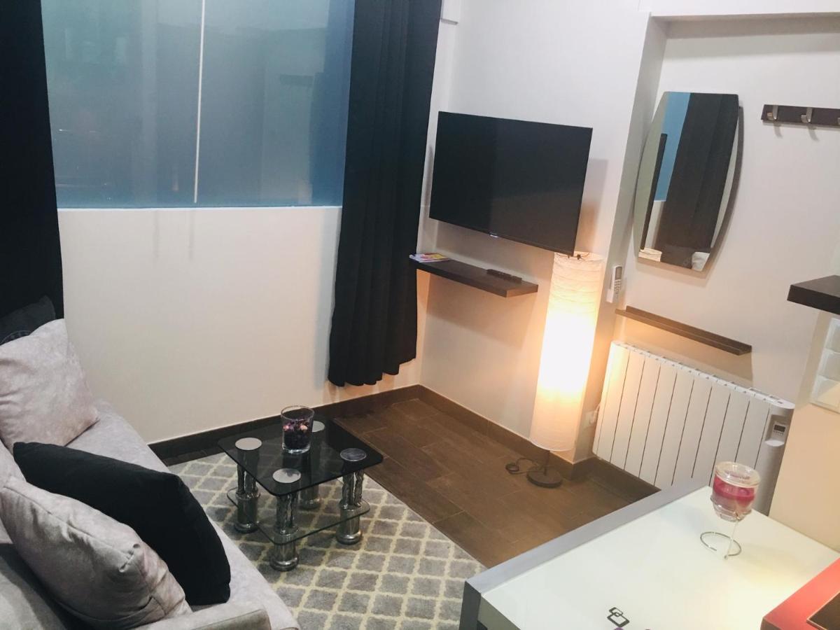 Apartamentos Deluxe Barajas مدريد المظهر الخارجي الصورة